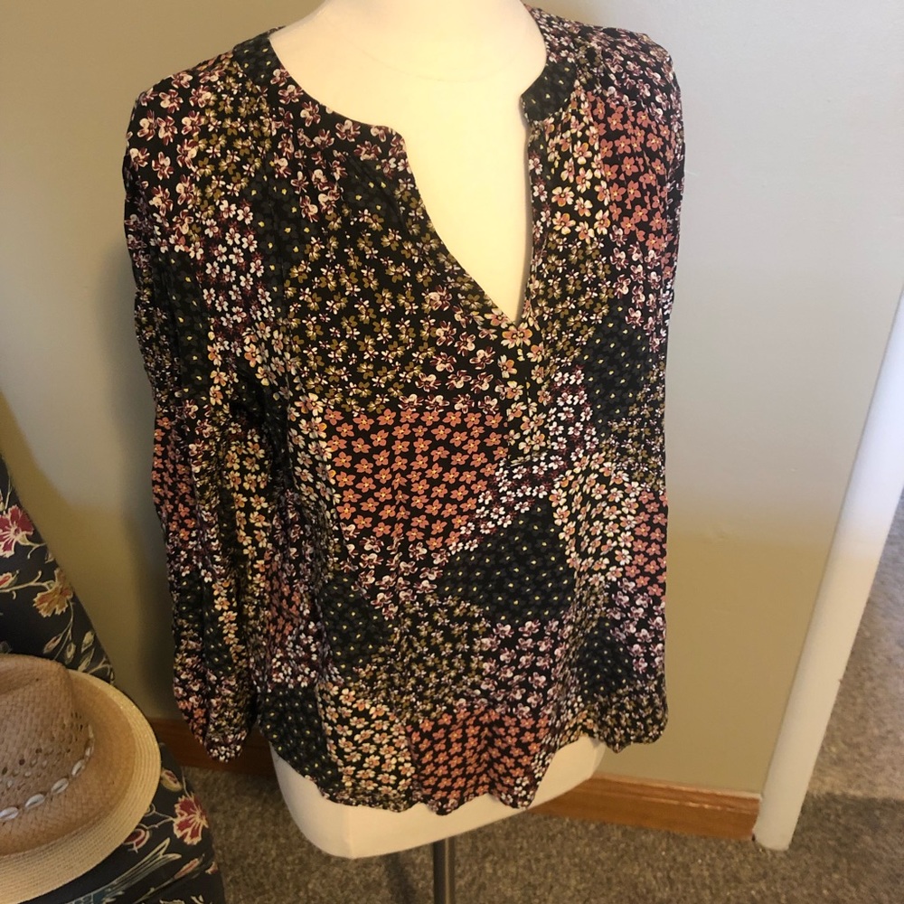 Loft Outlet size Large top in floral print